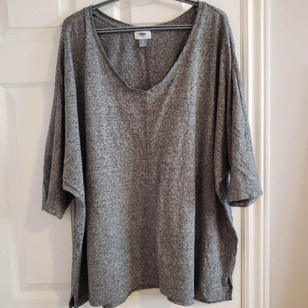 Gray and white tight knit sweater, 3x plus sized